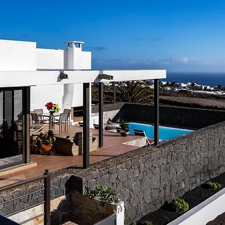 Villa Villa con piscina climatizada y vistas al mar *