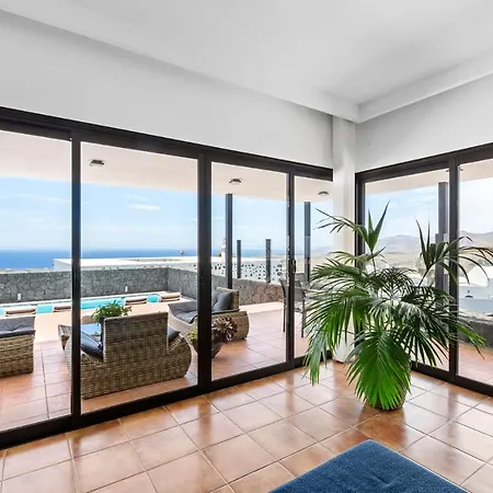 Вилла Private With Heated Pool In Lanzarote *