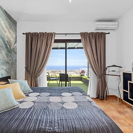 Private With Heated Pool In Lanzarote Вилла *